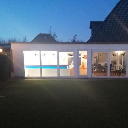 Haus Sommerwind-Ferienwohnungen mit Schwimmbad und Sauna in Büsum Exterior foto